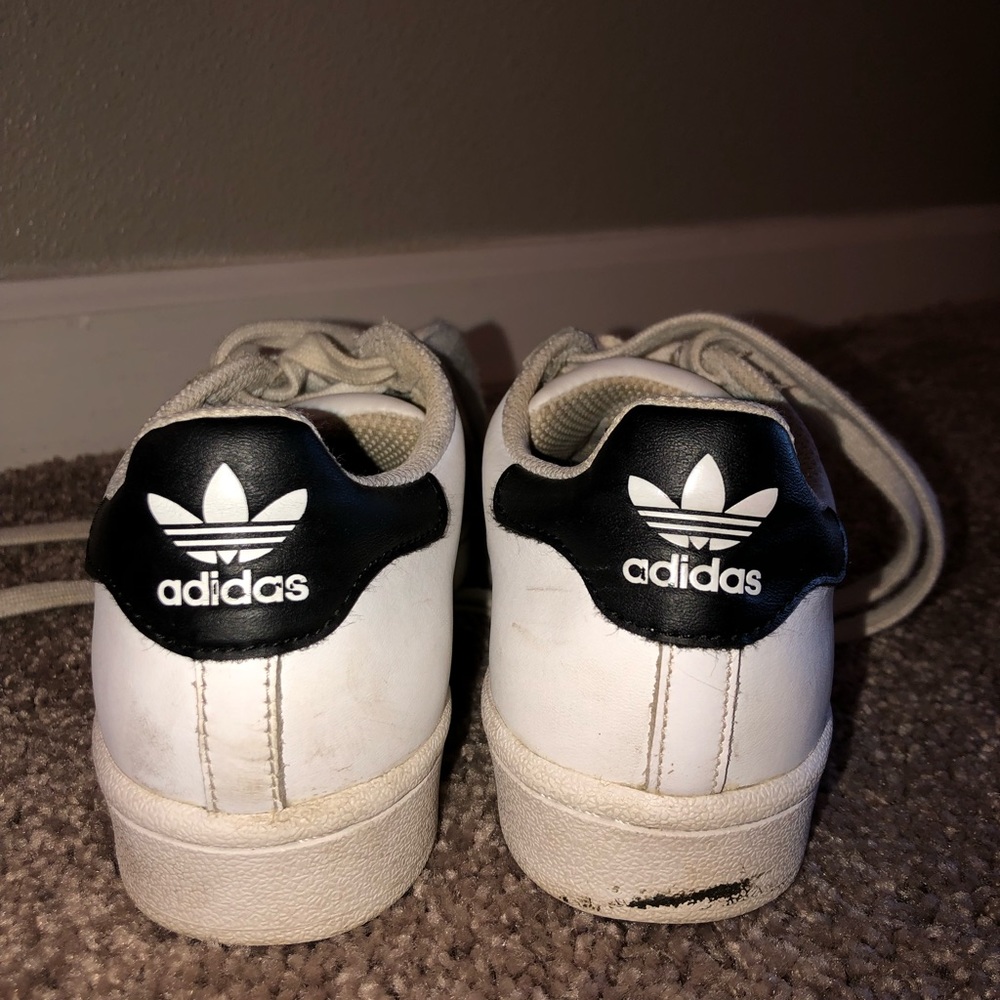 Adidas black and white tennis shoes
